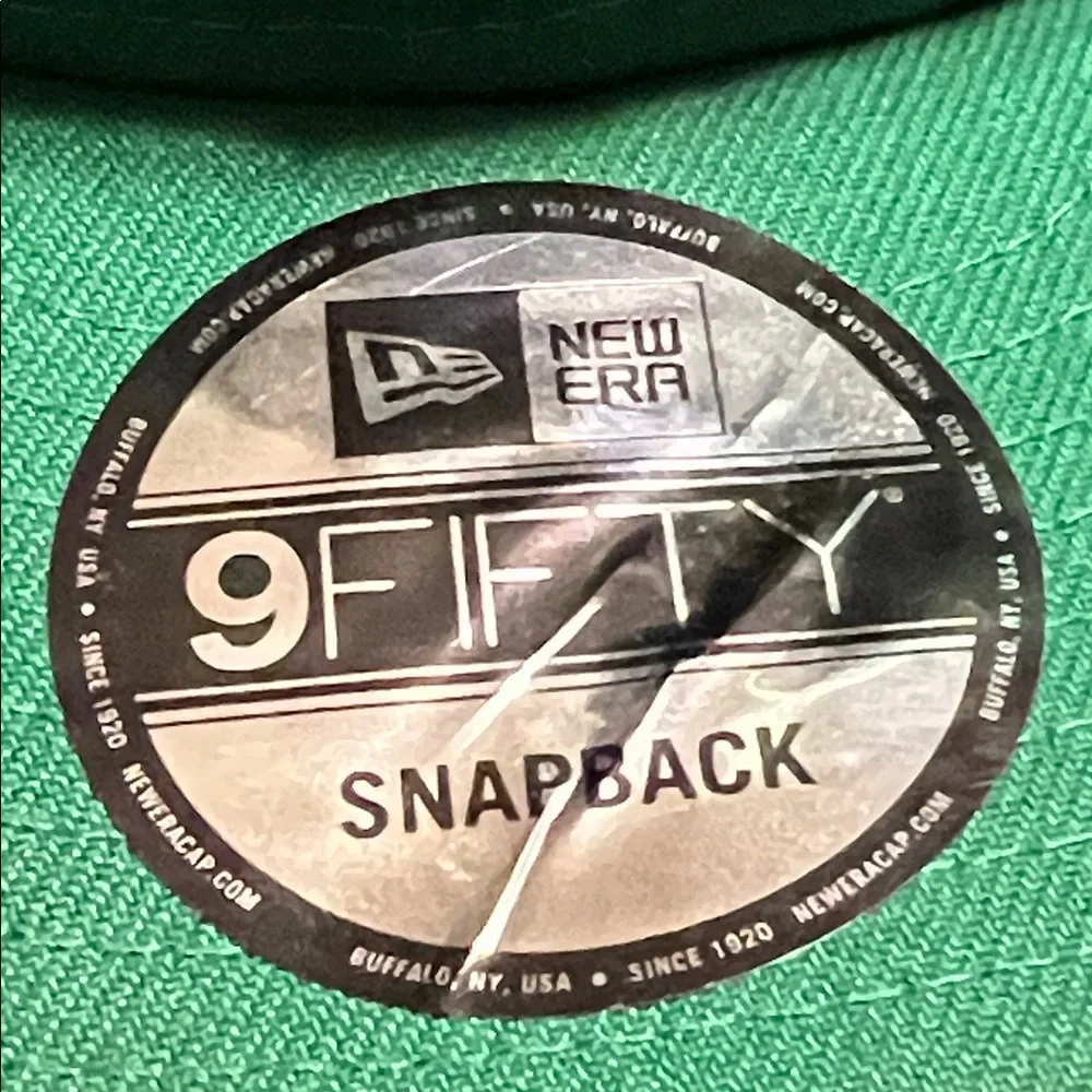 NWT New Era Boston Celtics SnapBack Hat